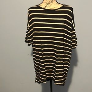 Short sleeved Lularoe shirt